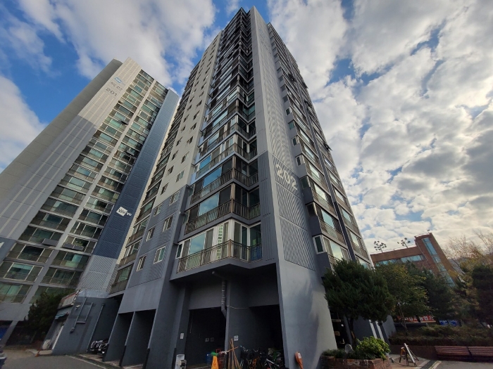 [ 본건 아파트 건물 전경 ]