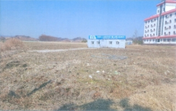 기호1~4번 북서측에서 촬영(타인 소유의 컨테이너2동)