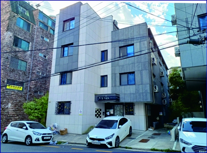 본건 전측면 전경