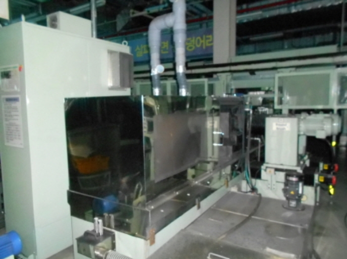 기계기구 (BRUSHER) POLISHING MACHINE FOR PROCESSING OF WAFER