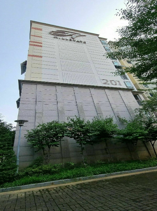 본건 아파트 101동 건물 일부 전경