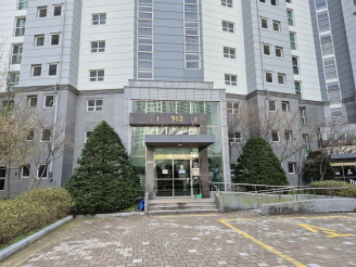 공동출입구 부분