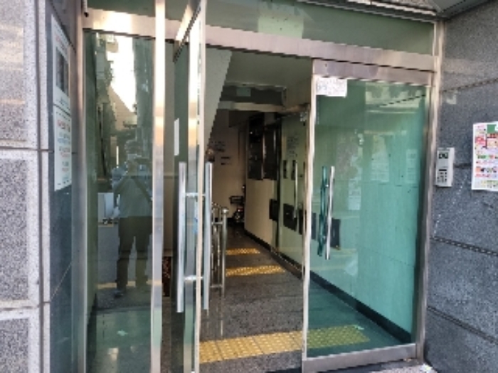 공동현관 출입문