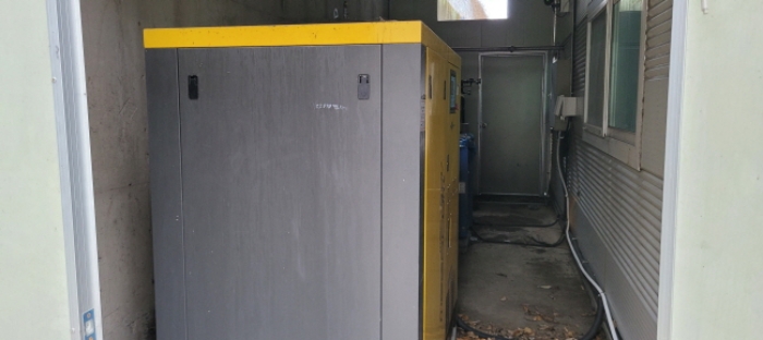 공장저당기계기구 3. Air Compressor 설비 1식 (경매목적물 옆 보병1길 31-25 공장내 소재)
