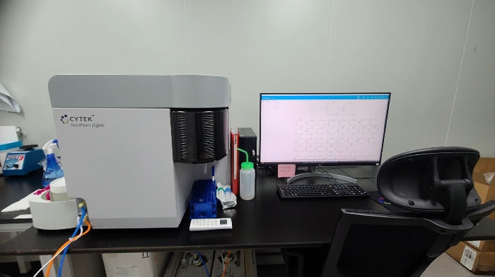 5. 기계기구, 유세포분석기(성남시 판교,
바이오센터 B동 지1층, 제넨바이오 분석센터)