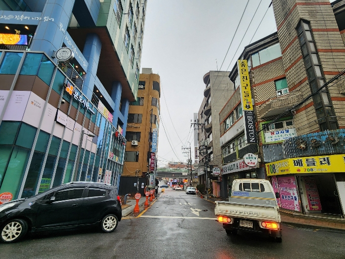 북동측 노변 전