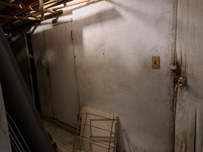 지하실 내부