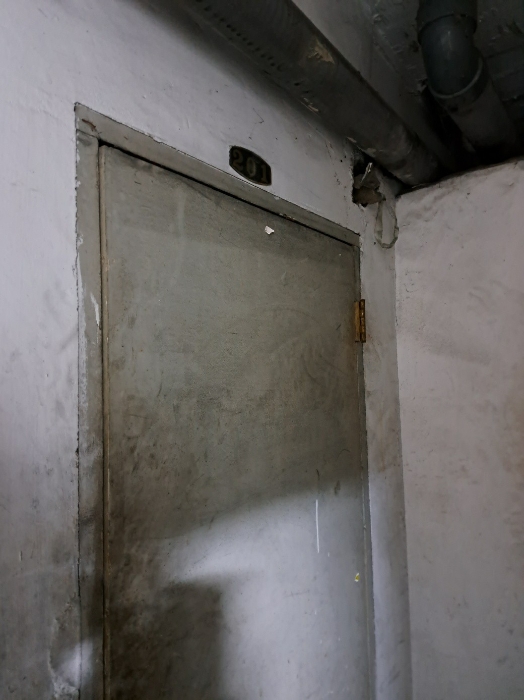 본건(201호)에서 이용중인 것으로 목측되는 지하실 부분