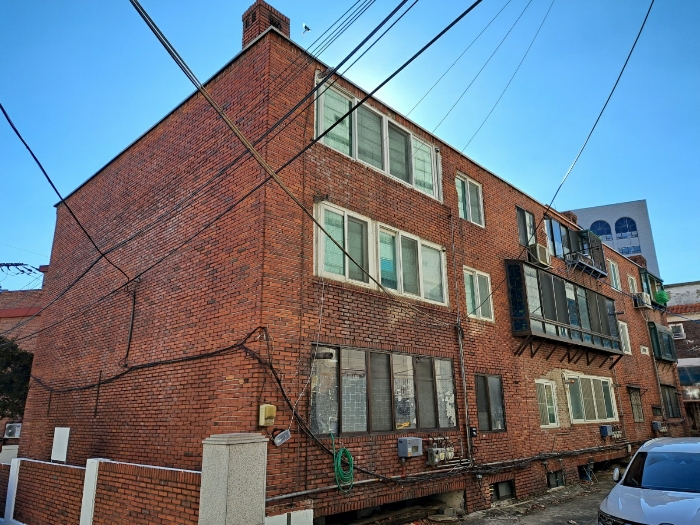 건물 및 본건 전경