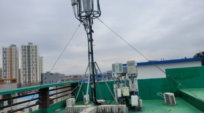 옥상 제시외 kt 전파송수신기 및 분전함