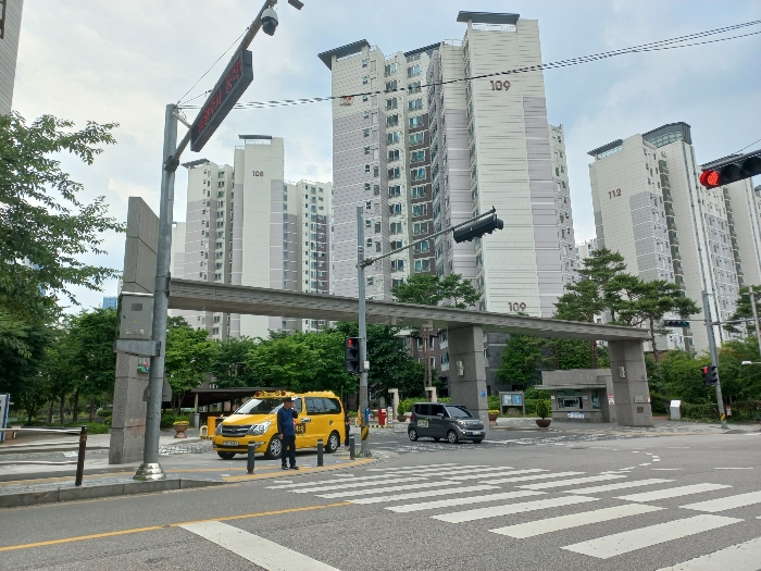 아파트단지출입구