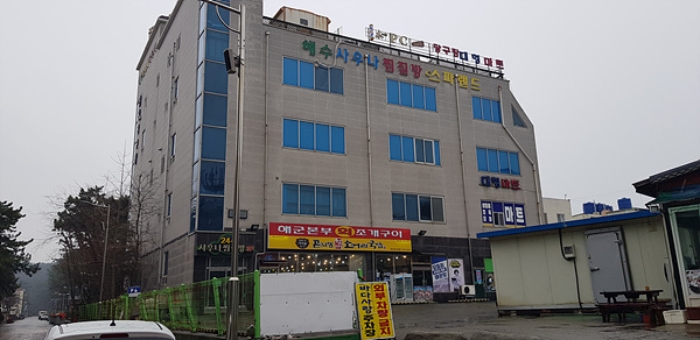 1,2,3번 부동산 뒷편(주차장 포함) 전경