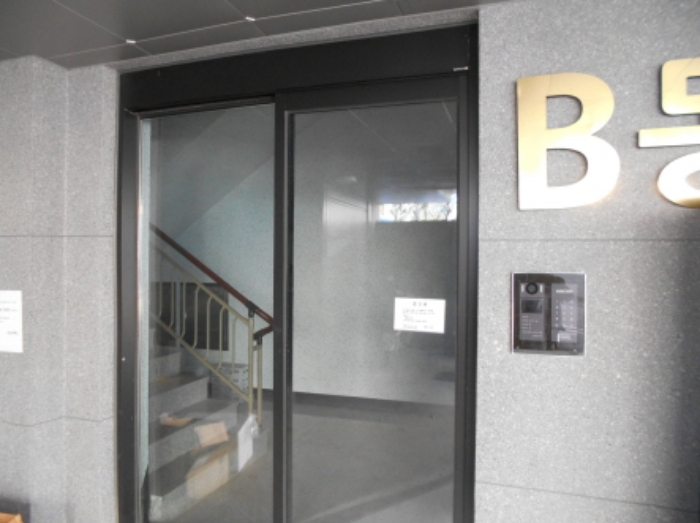 2동(B동) 공동출입구 부분