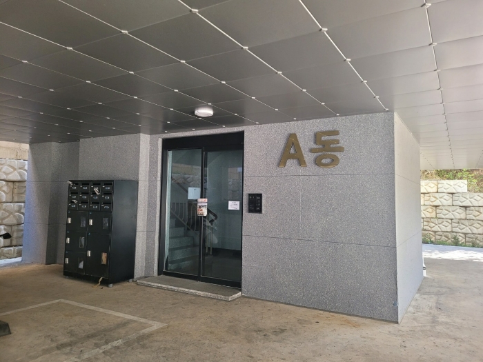 기호(2) 1동(A동) 1층 계단실 전경