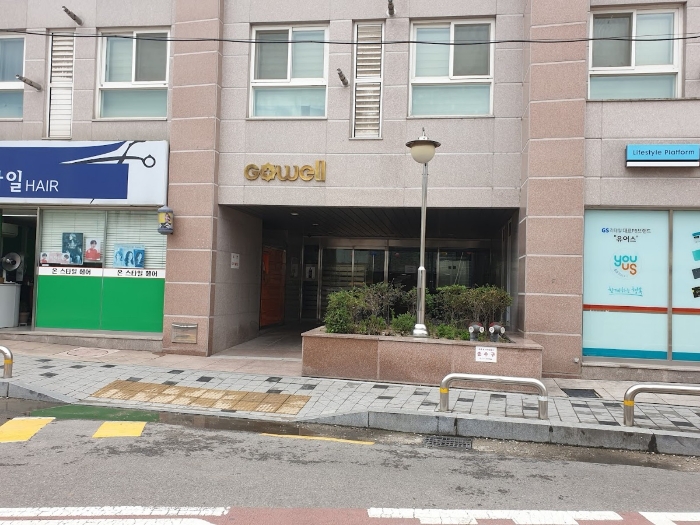 주 출입구(지상