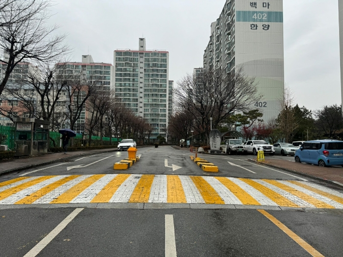 본건 단지입구 전경