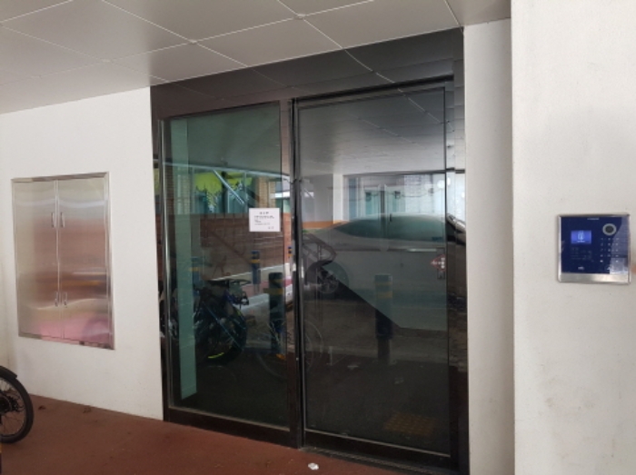 공동출입구 부분