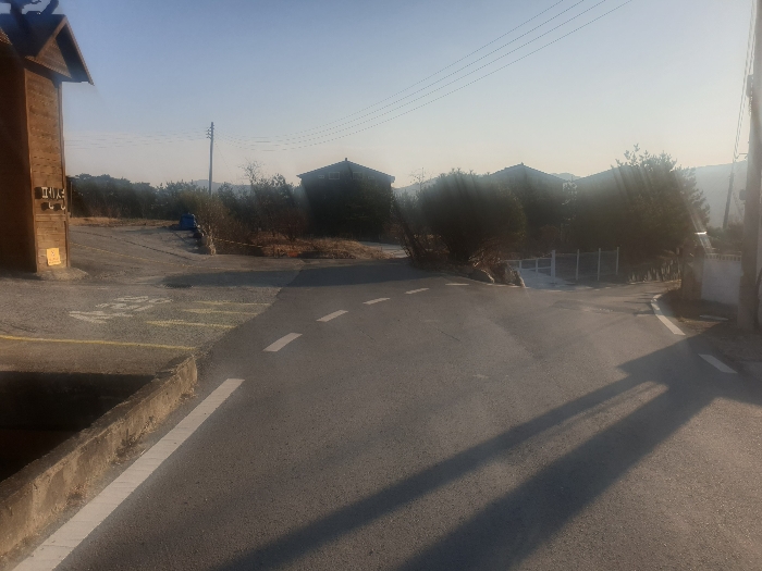 본 건 진 입 로 전 경