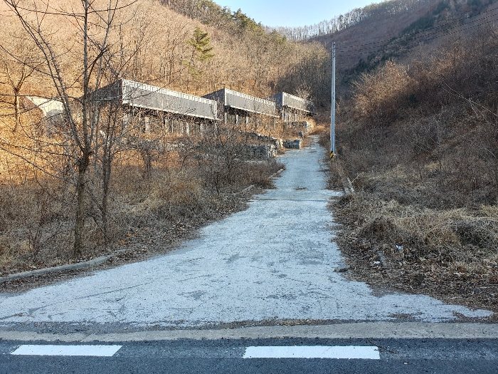 (2-8)토지 및 건물 북서측 전경