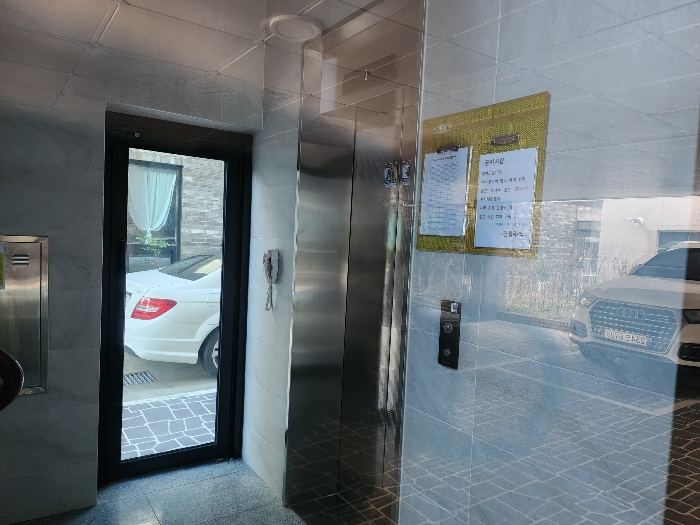 본건 전경(승강기설비)