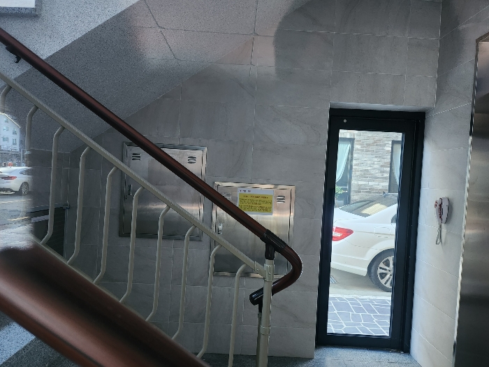 본건 전경(계단)