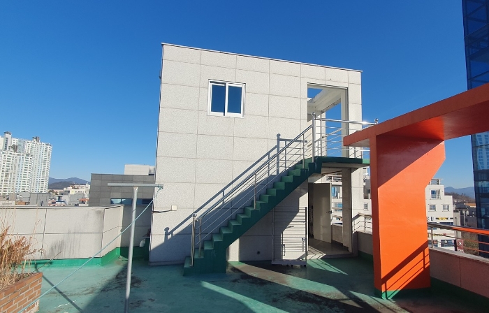 옥탑(계단실, 엘리베이터 기계실, 물탱크실) 전경