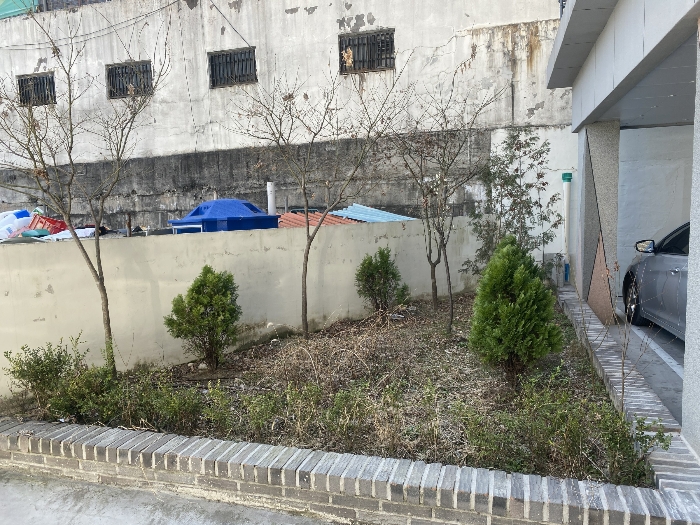 제시외 물건 ㉠