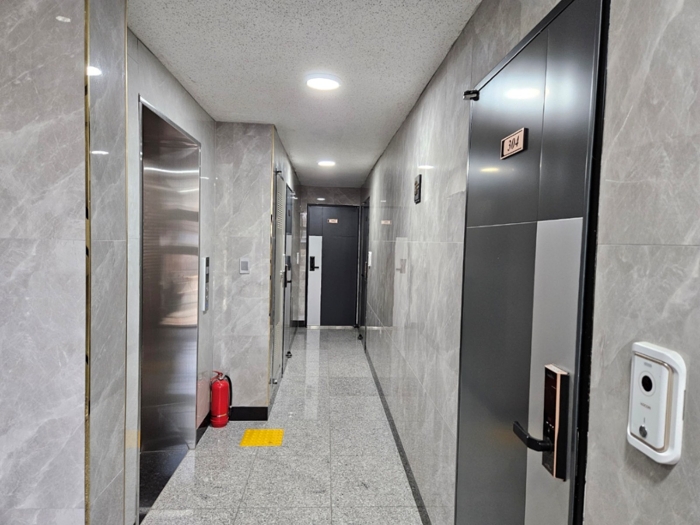 [본건 3층 복도]