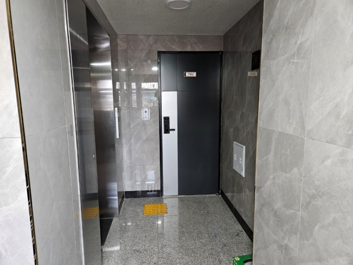 [본건 옥탑층 복도]