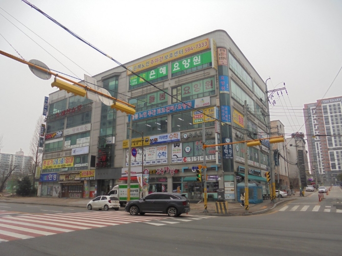 본건 남동측에서