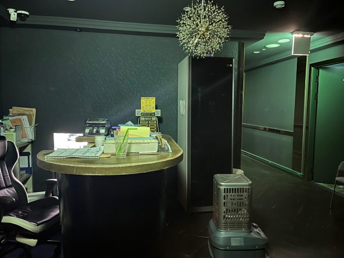 일련번호(2) 내부 전경