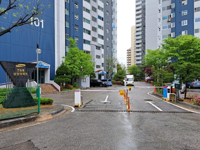 단지 출입구(후문)