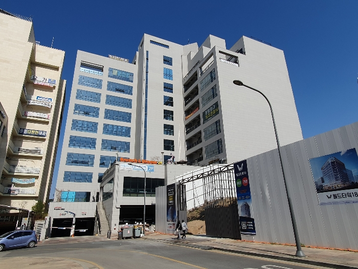 본건 건물 전경-4