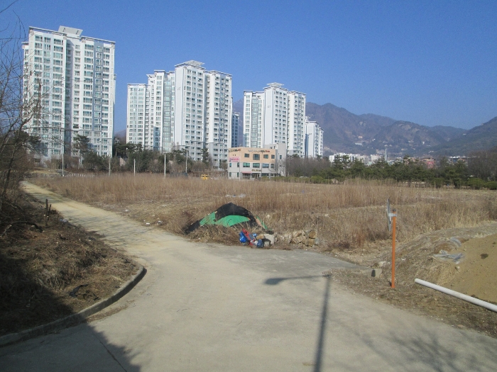 부근상황
(남서측에서 촬영)