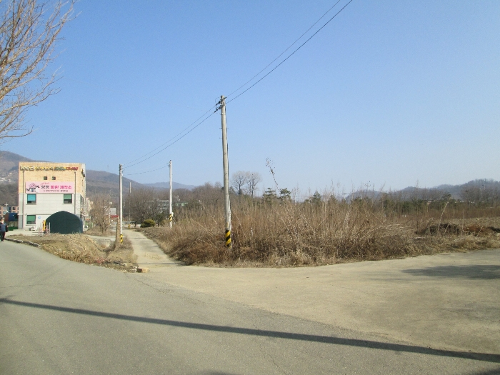 근경
(북서측에서 촬영)