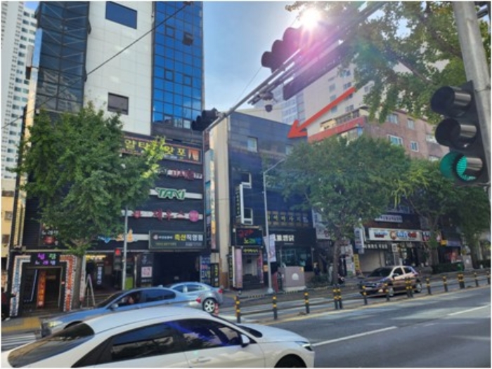 북측에서 촬영한 대상물건 전경