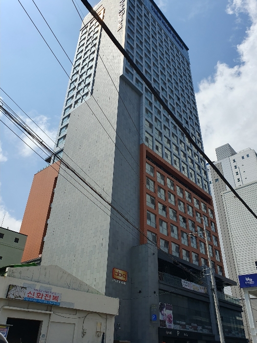 본건 - 전경(남동측에서 촬영)