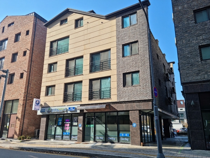 본건 북동측에서 촬영