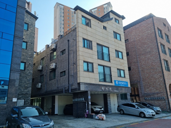 본건 북서측에서 촬영