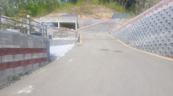 경북 칠곡 동명면 기성리 산75. 지상의 전경