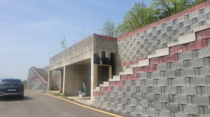 경북 칠곡 동명면 기성리 산74. 지상의 전경