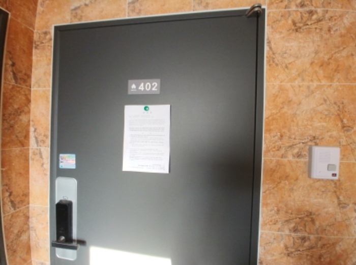 목록1,3번 402호 안내문 부착