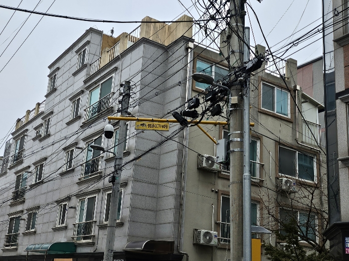 본건 남측 앞에서 촬영