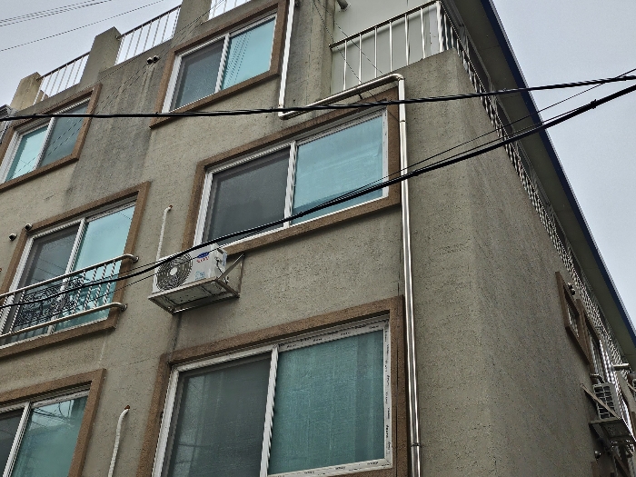 본건 상층부 외벽