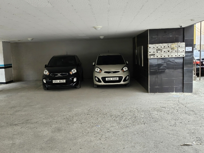 본건 1층 주차장 촬영