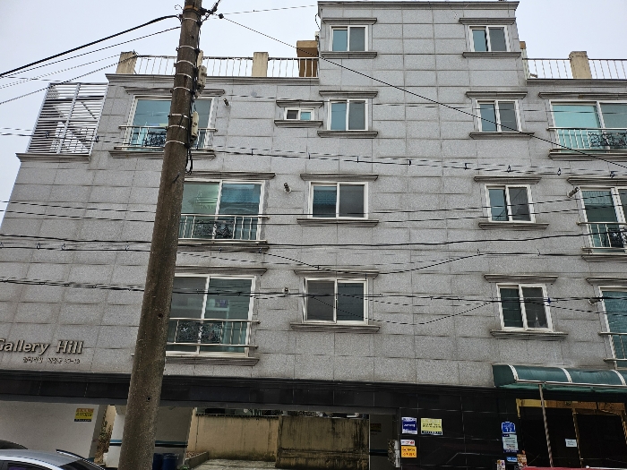 본건 남서측 앞에서 촬영