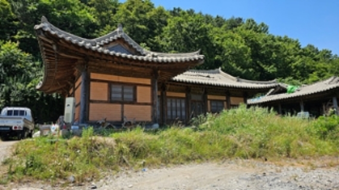 7번 부동산 지상 제시외 한옥주택의 모습