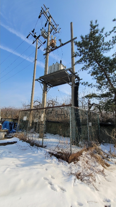 본건 위 지상 수변전설비 전경