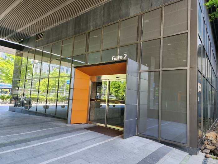 1층 공동출입구 전경