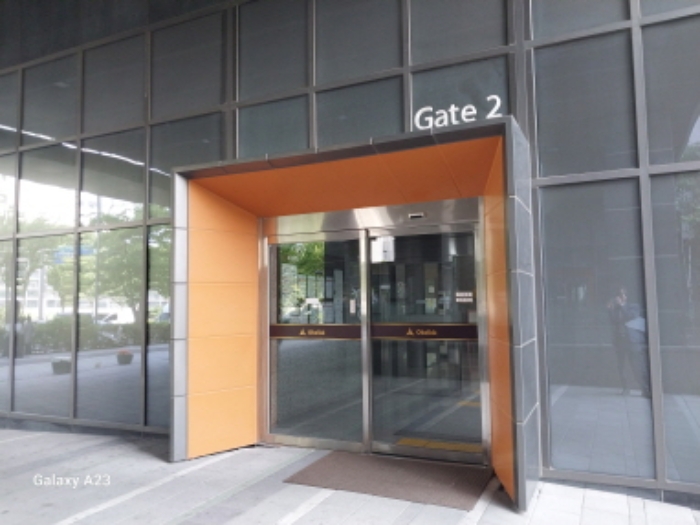 위 목적물의 공동출입구